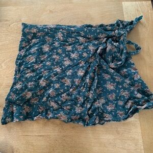 Flower tied skirt